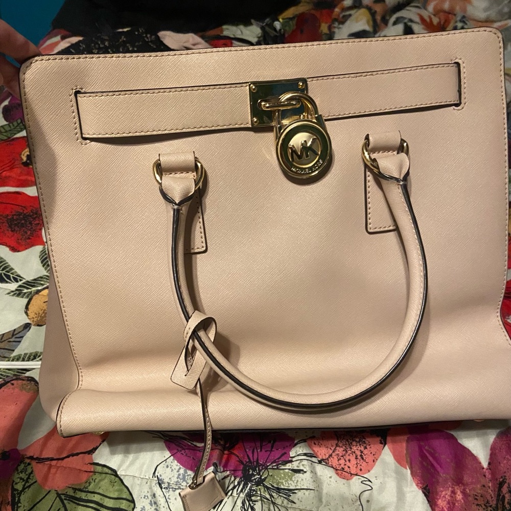 Micheal kors purse